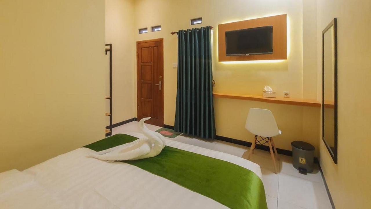 Urbanview Hotel Sakura Kampung Inggris Pare By Reddoorz Екстериор снимка